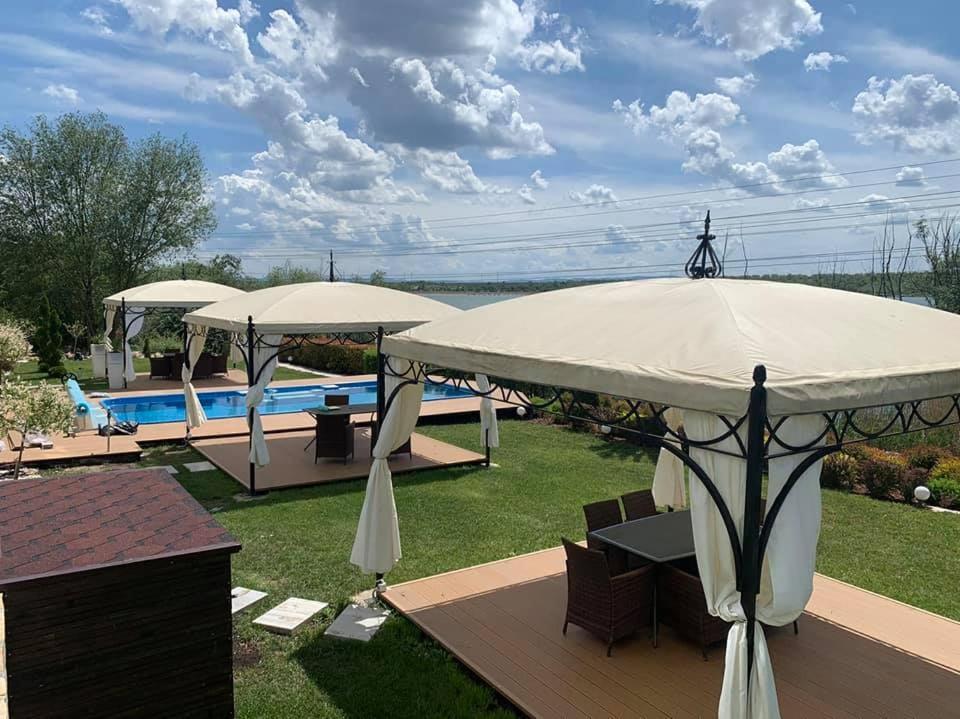 Отель Acktion Deluxe Шумен Экстерьер фото
